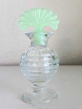 New Martinsville Leota Crescent Jadeite Jadite Vanity Perfume Bottle Uranium